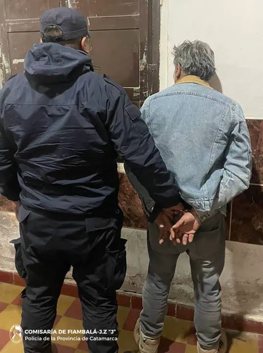 Ebrio y generando desorden de madrugada: terminó arrestado