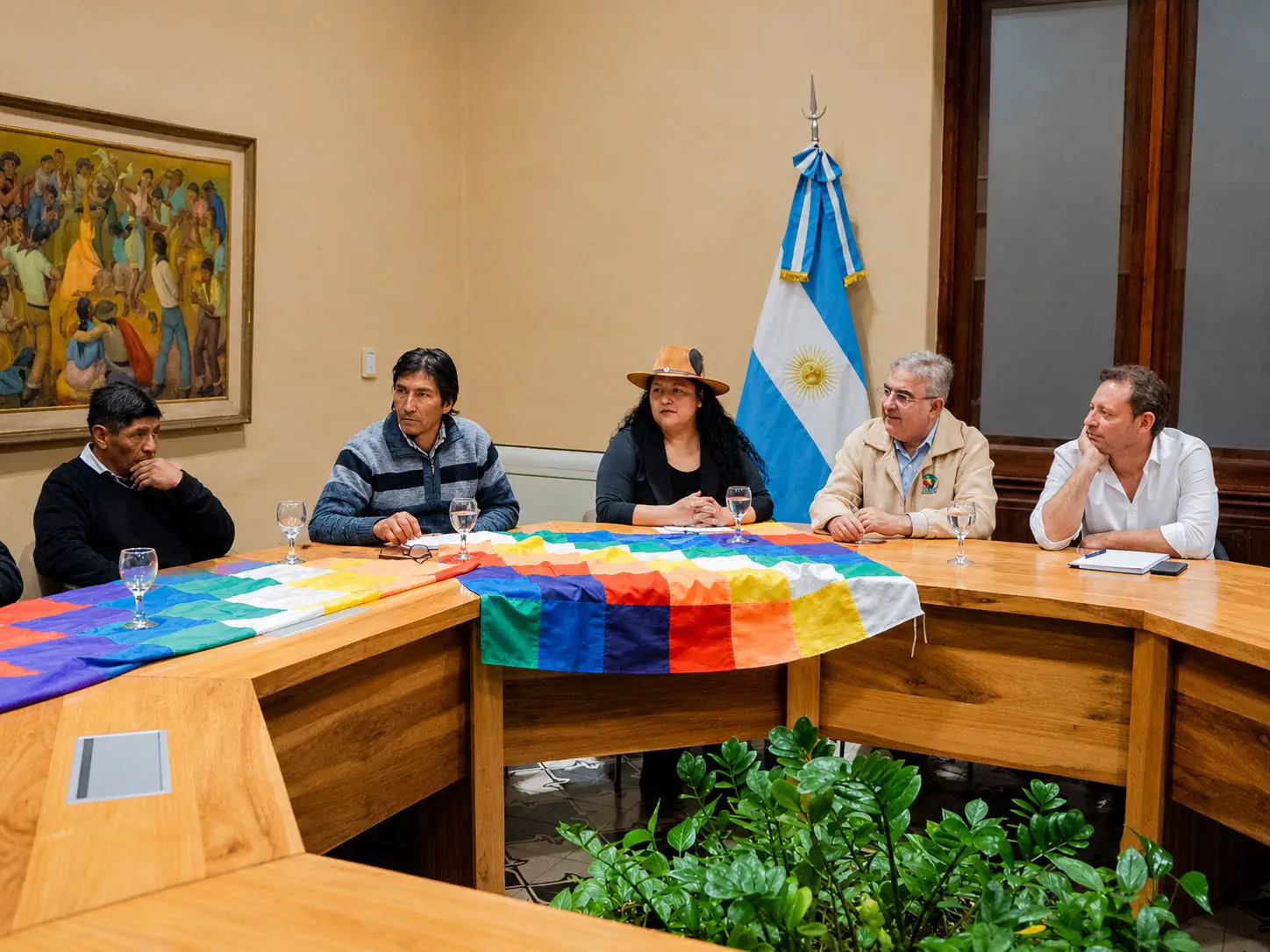 El Gobernador recibió a caciques de comunidades originarias del Norte de Belén