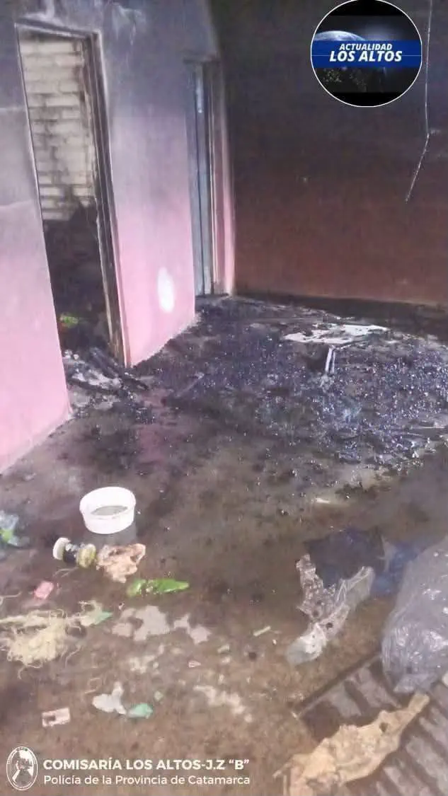 Voraz incendio destruyó una vivienda en Los Altos - Gentileza: Actualidad Los Altos