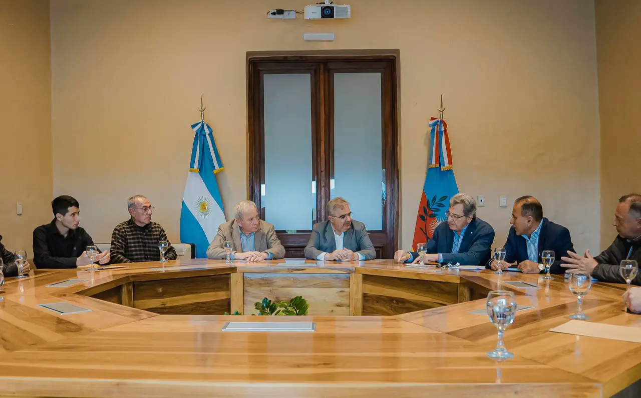 En un trabajo conjunto, Provincia y el municipio de Ancasti pavimentarán el camino a Ipizca