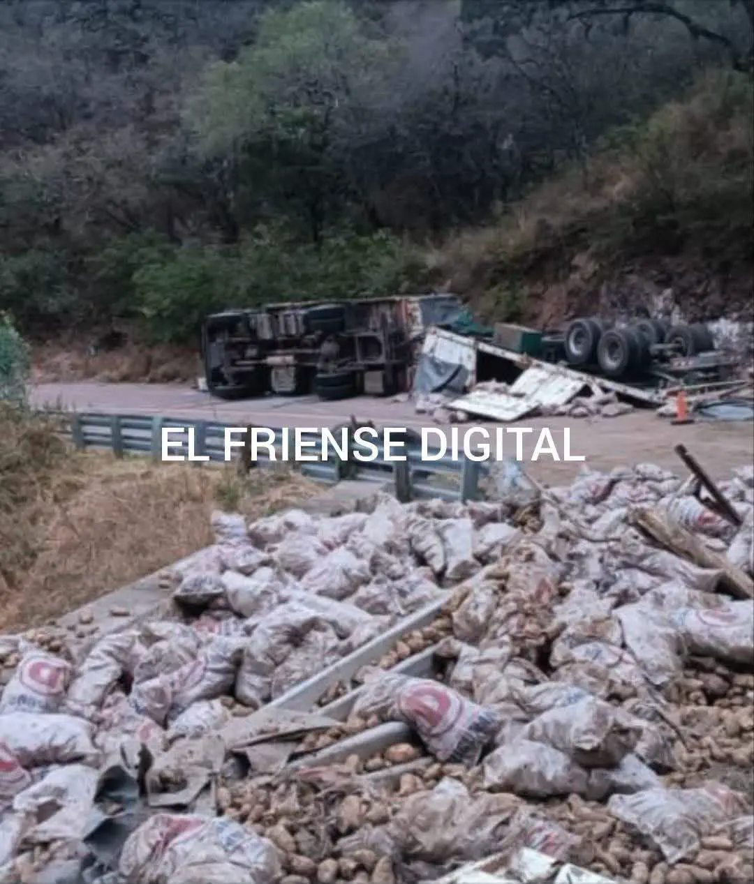 Volcó un camión cargado con papas