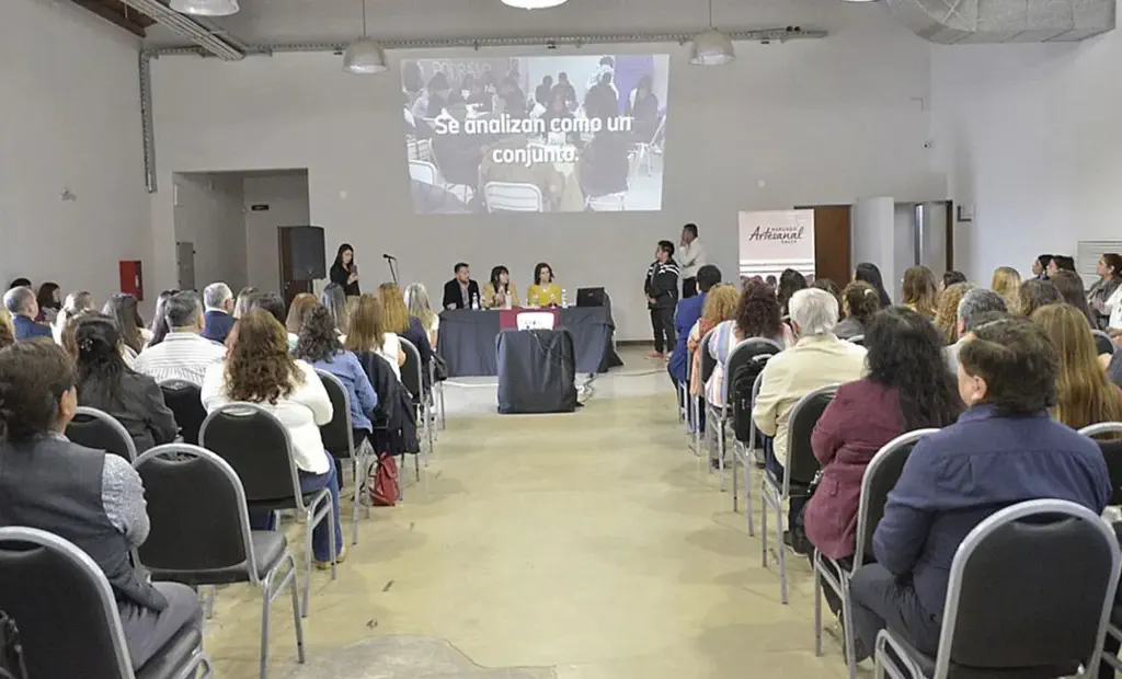 Detectan 8.552 alumnos secundarios en riesgo de abandonar la escuela
