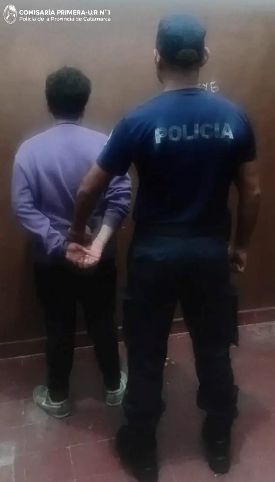 Aprehendido tras negarse a pagar el viaje del remis - Comisaría Primera