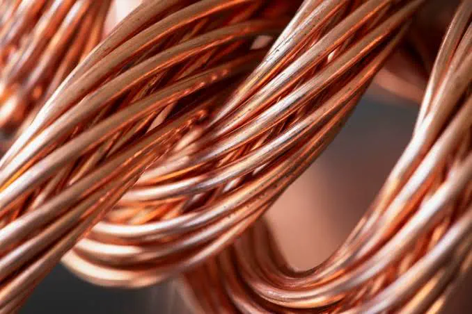Una fábrica cerró y quiere pagar indemnizaciones con cobre