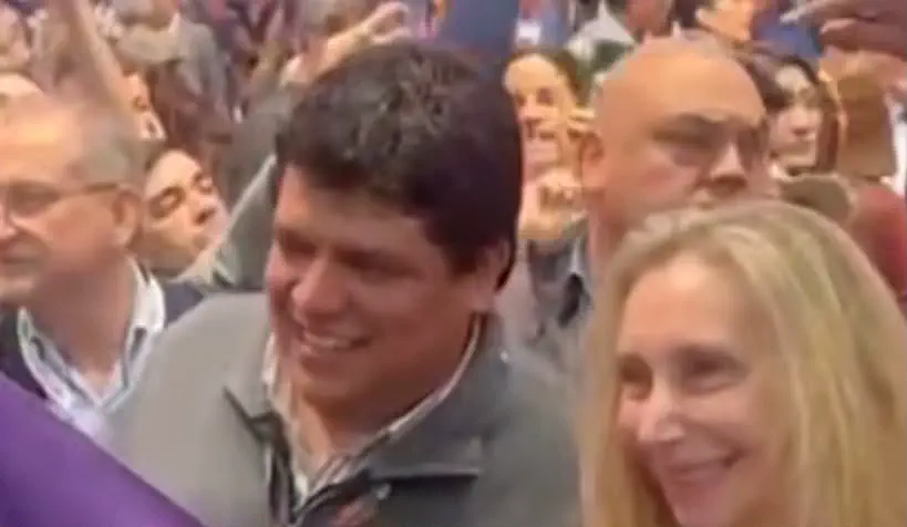 Polémica institucional en Catamarca: la foto de la Municipalidad de Fiambalá junto a Karina Milei en la FIT desató el debate.