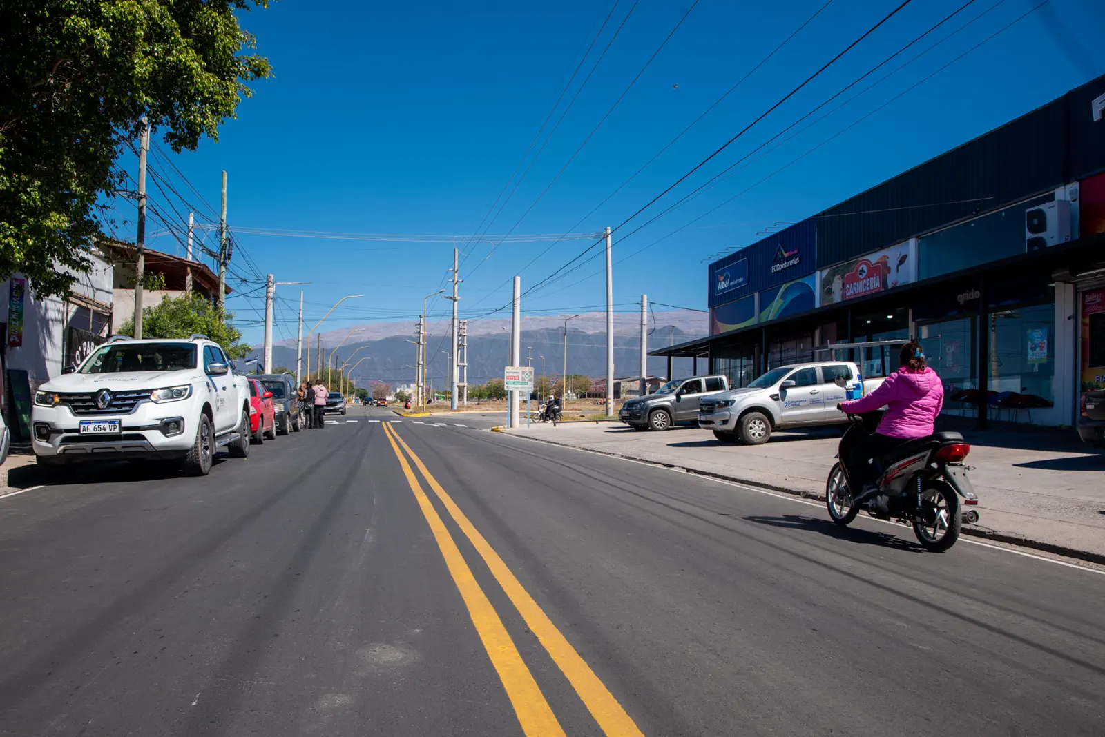 Finalizan las obras de repavimentación en la avenida Cobacho y avanzan nuevos trabajos viales
