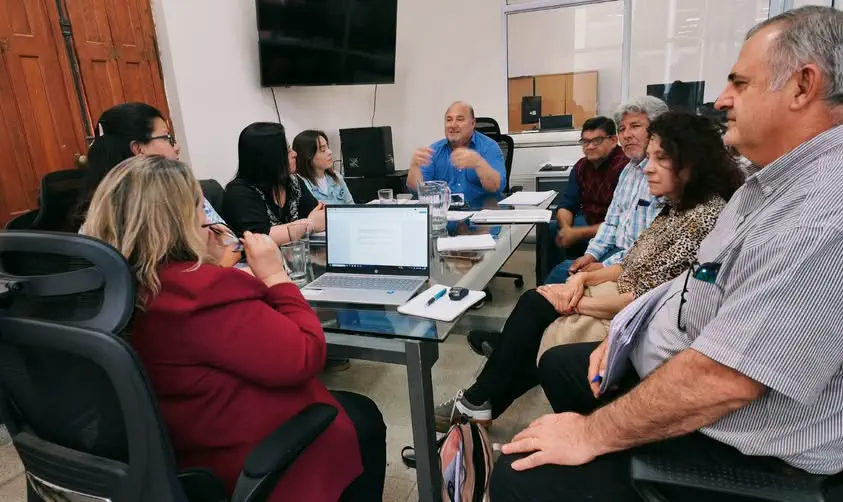 El Gobierno y los gremios docentes acuerdan un plan prioritario de obras para las escuelas de Catamarca