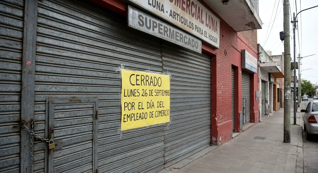 Este lunes 28 no abrirán supermercados, shoppings ni comercios
