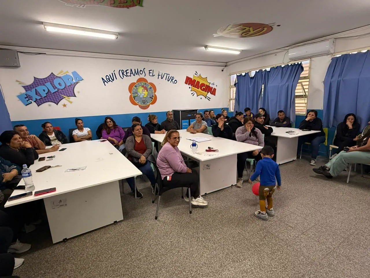 Encuentro con familias sobre los vínculos en la adolescencia en la Escuela Municipal "Gustavo Gabriel Levene"