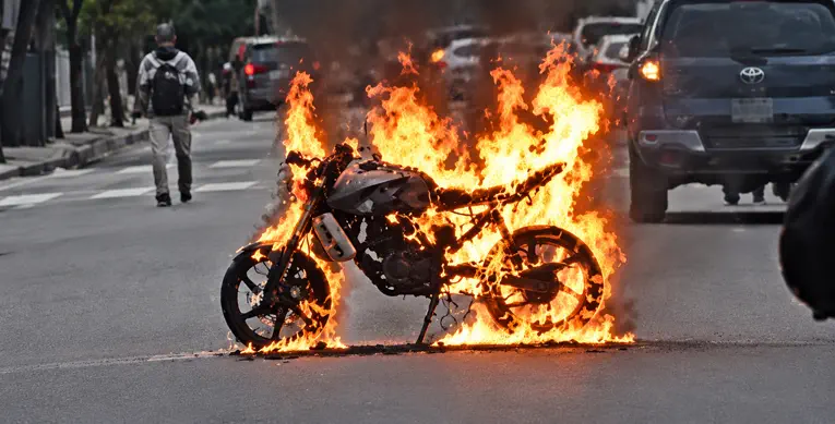 Tensión y fuego en pleno centro