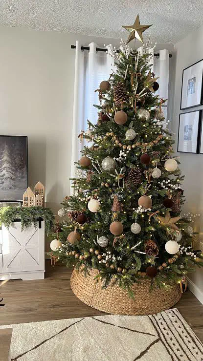 Adiós al plástico y los brillos: las tendencias clave para decorar el árbol de Navidad este 2026