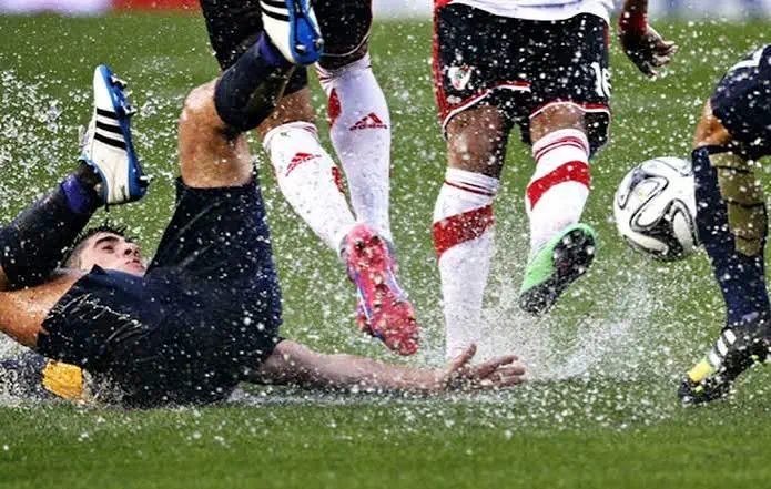 Agua, tensión y pronóstico reservado: el clima le agrega épica al Boca-River en La Bombonera
