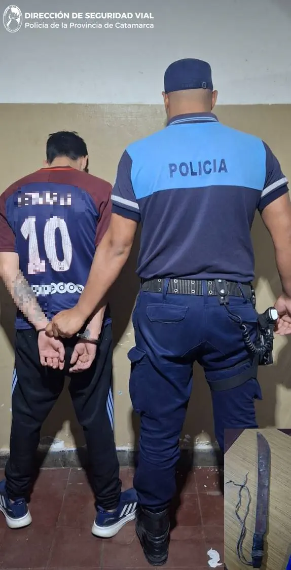 Aterrorizó a su pareja y a su suegra con un machete