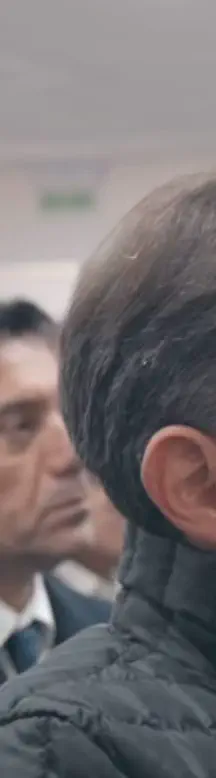 ¿Del piquete a la primera fila?: Las curiosas piruetas del senador que primero repudió a Milei y después lo fue a recibir