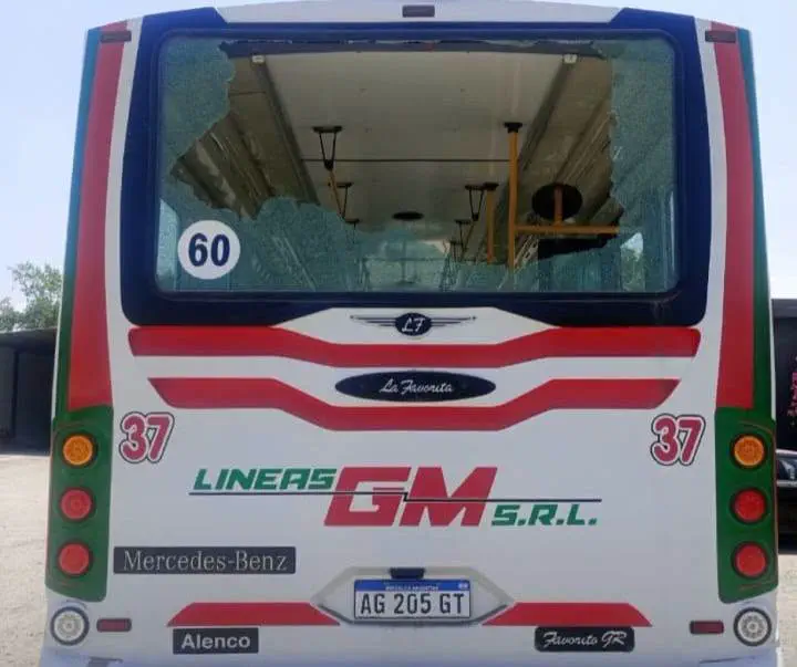 Denuncian vandalismo y apremios contra choferes que no adhirieron al paro de transporte