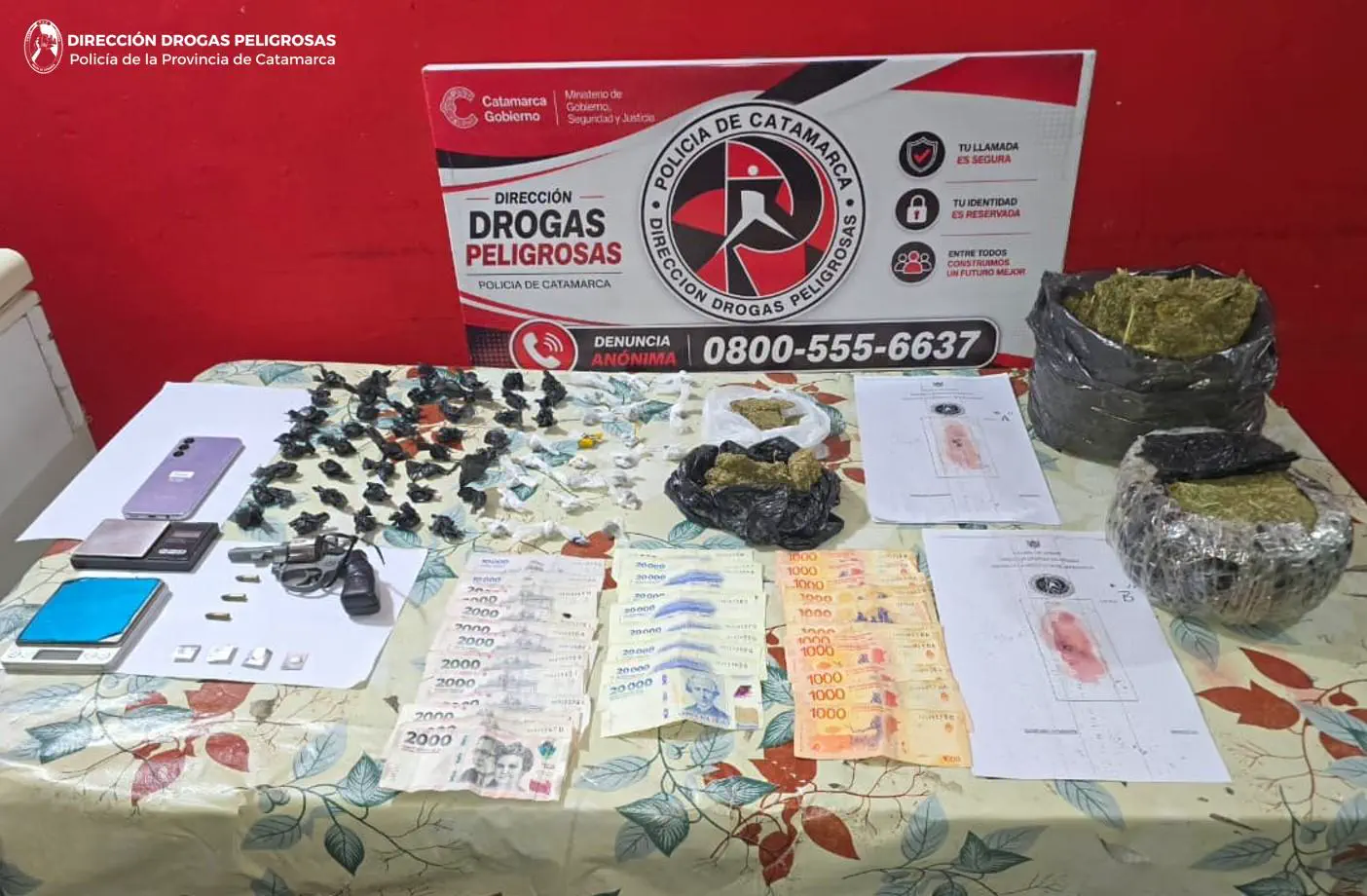 Duro golpe al narcotráfico en la Capital: detuvieron a un hombre y secuestraron casi 3 kilos de marihuana en el barrio 240 Viviendas