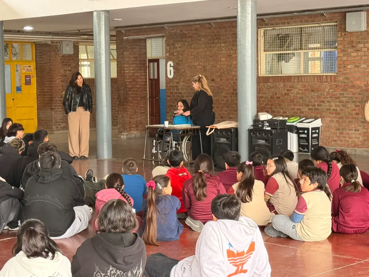 Escuela Municipal promovió una jornada de reflexión e inclusión junto a la artista Celeste Moya