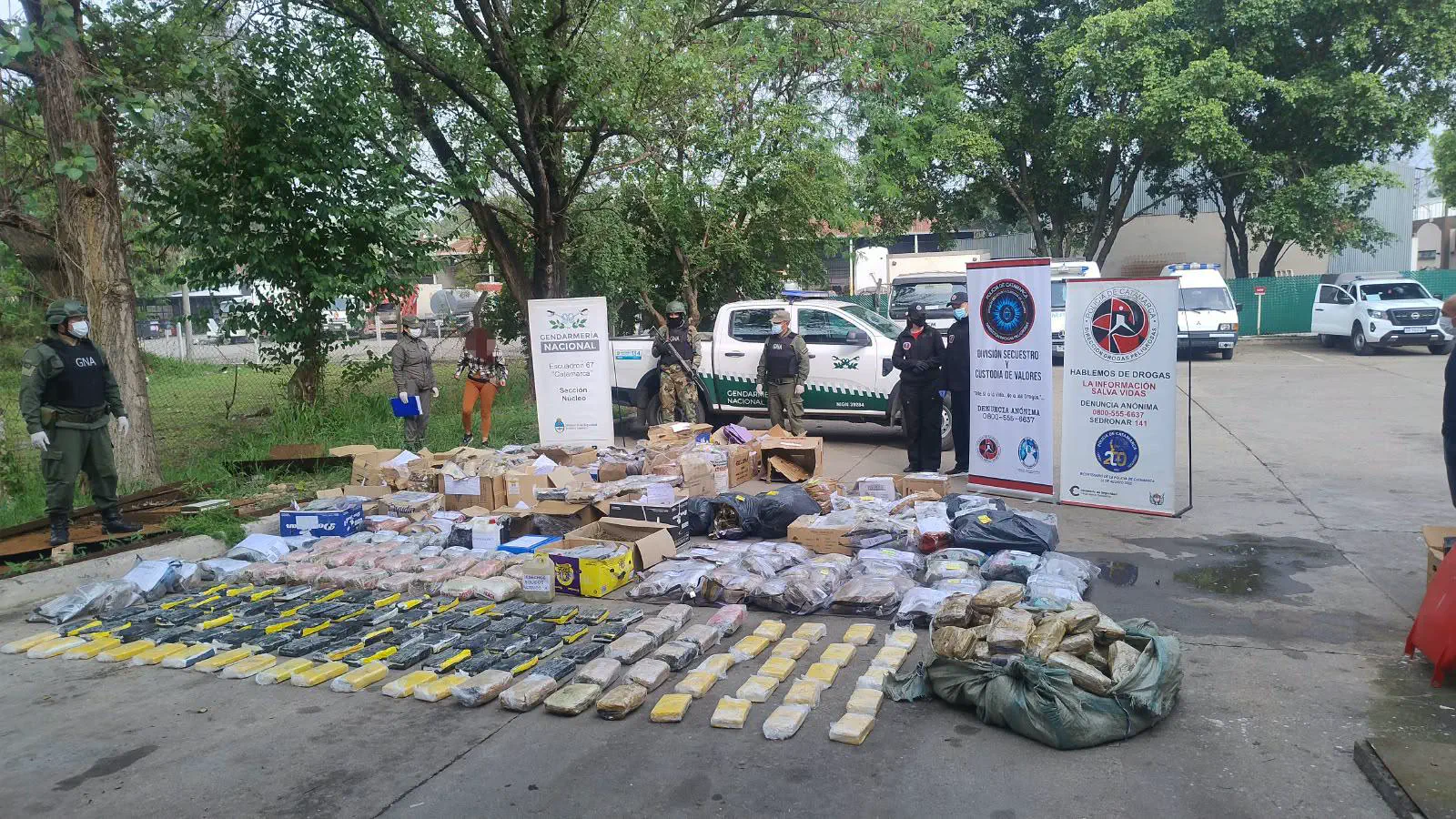 Gendarmes realizaron la quema de 422 kilos de estupefacientes, LSD y semillas de marihuana correspondientes a 50 causas judiciales