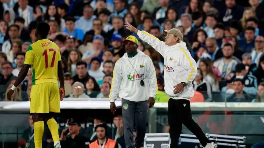 Gernot Rohr, técnico de Benín, lamentó que sus dirigidos no se hayan podido llevar una foto o una camiseta de Messi.