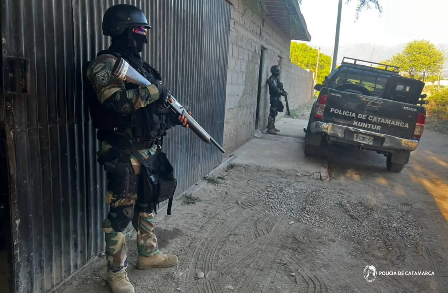 Golpe al narcotráfico en Valle Viejo: secuestran 13 kilos de cocaína con el sello del "delfín" y más de $6 millones en Sumalao