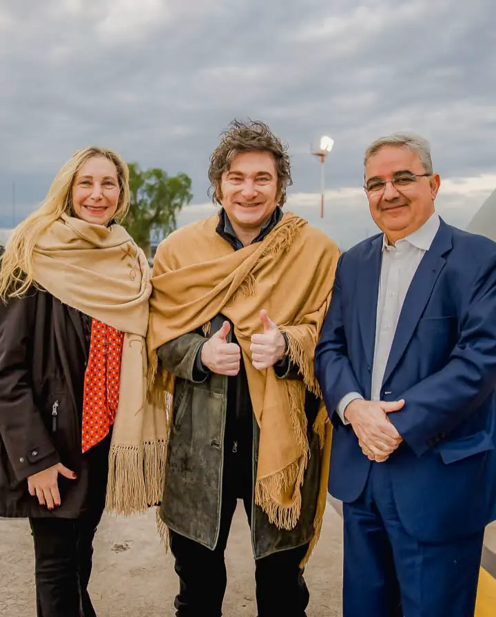 La bienvenida de Jalil a Milei en su primer viaje oficial a la provincia