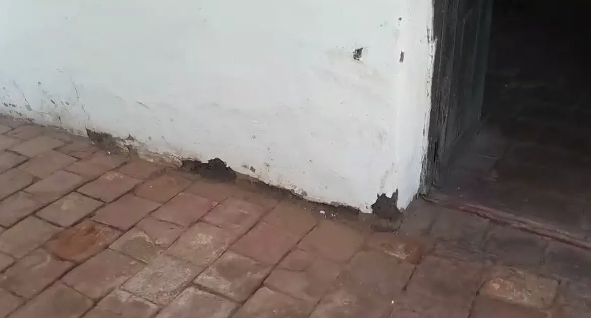 La Casa Natal del Beato Mamerto Esquiú se cae a pedazos por la humedad y la falta de mantenimiento