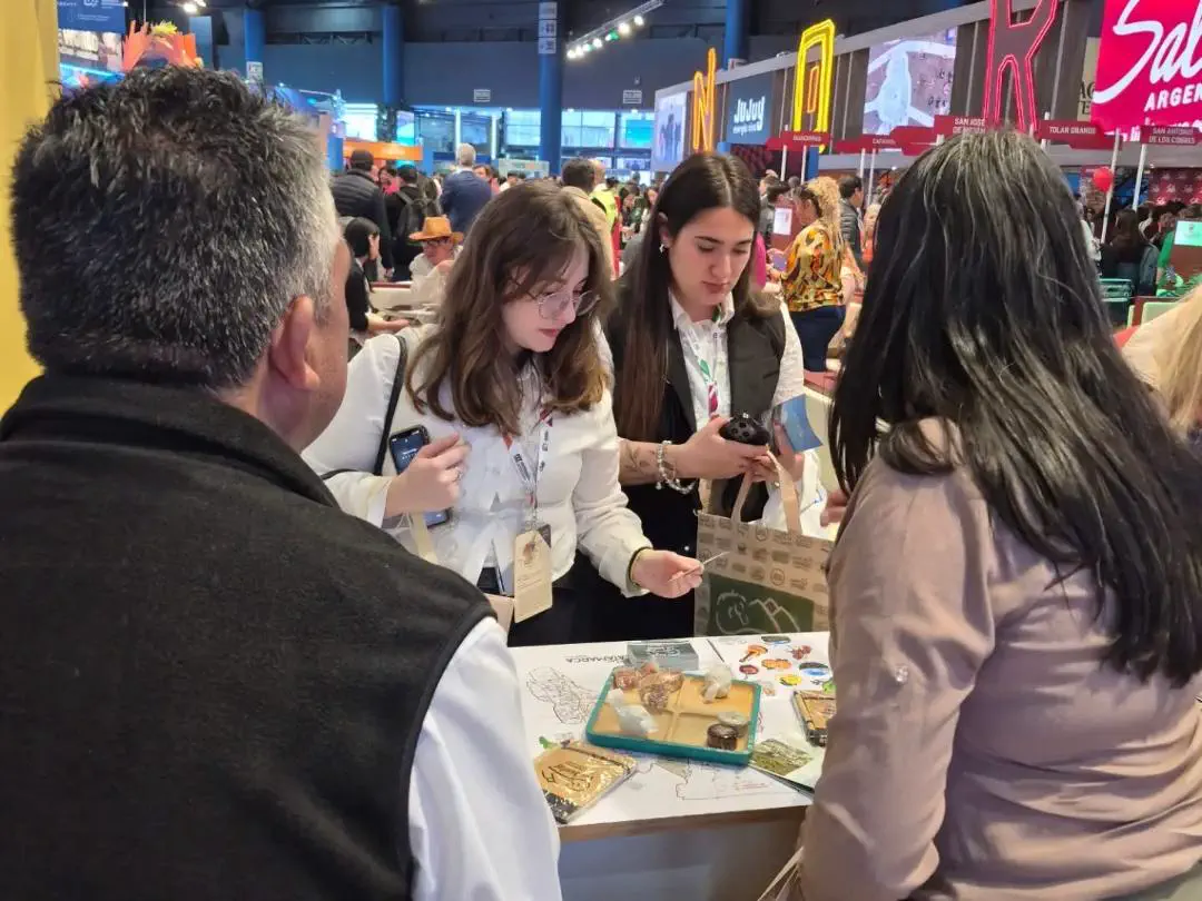 Las Juntas promocionó sus atractivos y tradición en la FIT 2026. La localidad catamarqueña tuvo una destacada participación en la Feria Internacional de Turismo, donde exhibió sus paisajes, gastronomía e identidad cultural. Gestión municipal de Jorge Herrera