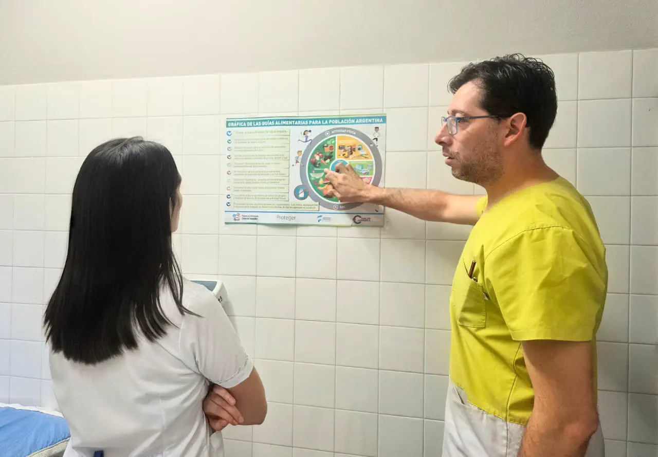 los pacientes del interior se programan los turnos a través de mensaje de WhatsApp