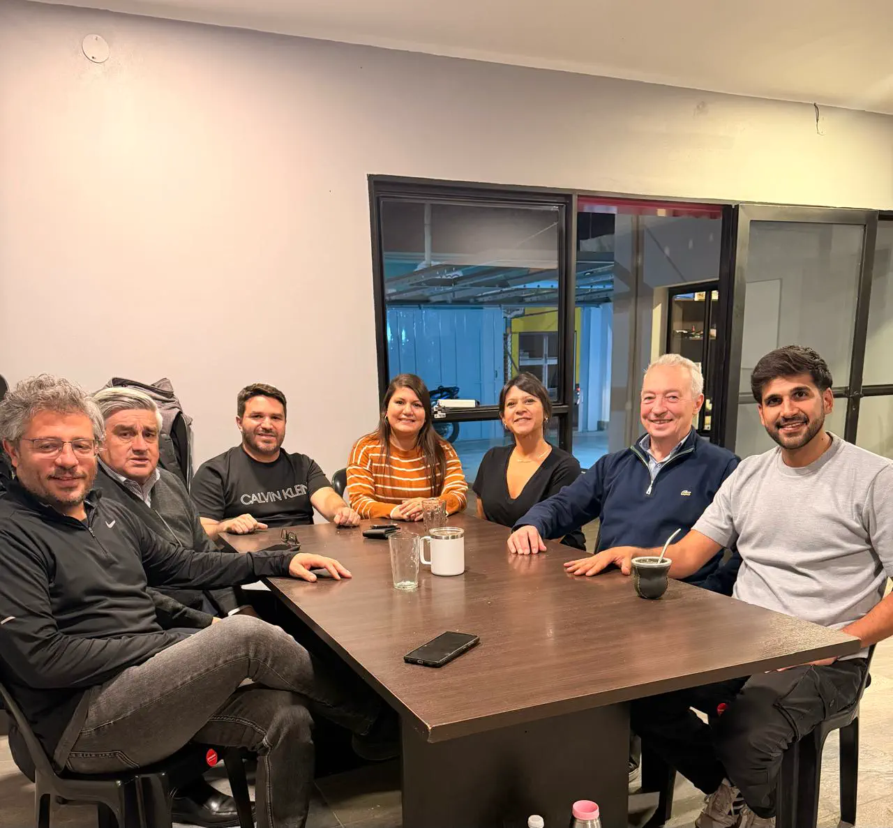 Referentes de GENERAR mantuvieron una reunión con dirigentes de Primero Catamarca, encabezados por el Dr. Rubén Manzi, en el marco de las conversaciones que distintos sectores vienen desarrollando en torno al presente y futuro de la provincia.