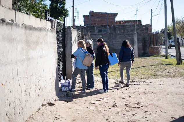 Tener disponible la Libreta Sanitaria o Carné de Vacunación.