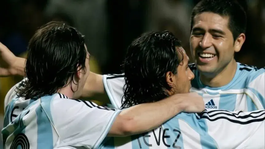 Tevez confirmó a Messi y Riquelme para su despedida en La Bombonera