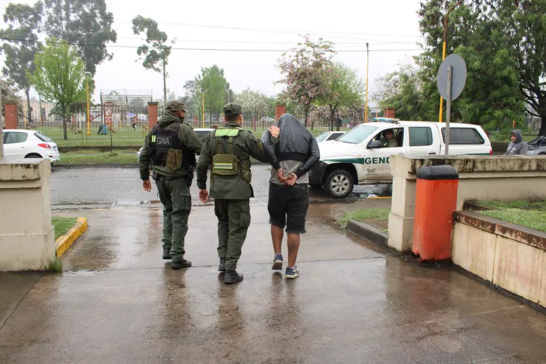 Tres pasajeros fueron detenidos tras ingerir 259 cápsulas con cocaína