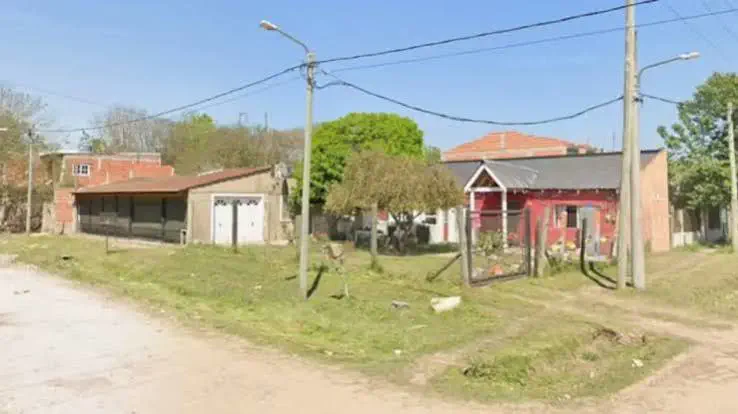 Un hombre asesinó a su esposa, a su hijo y a su madre, y luego se suicidó arrojándose a un camión