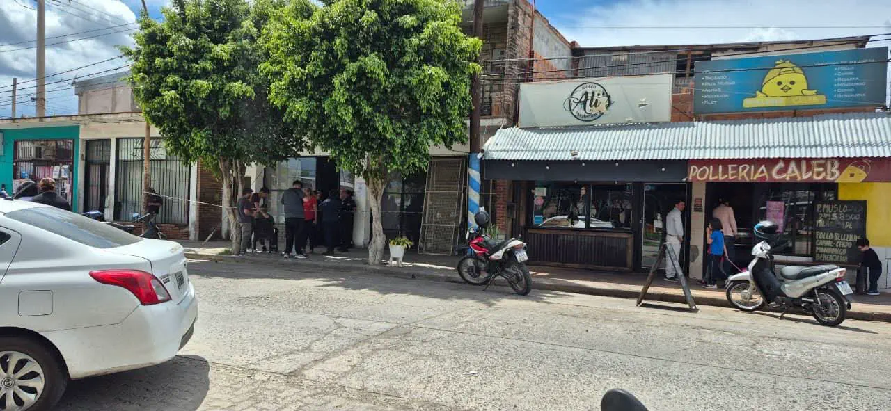 Un hombre fue hallado sin vida en una vivienda frente a la plaza de San Isidro