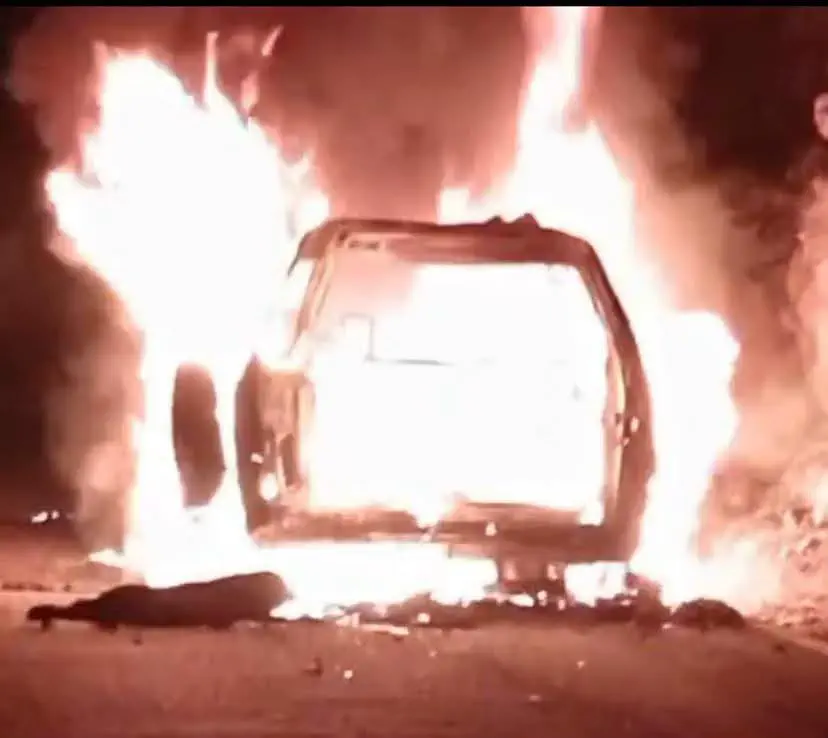 Voraz incendio destruyó por completo una camioneta en la Cuesta del Portezuelo