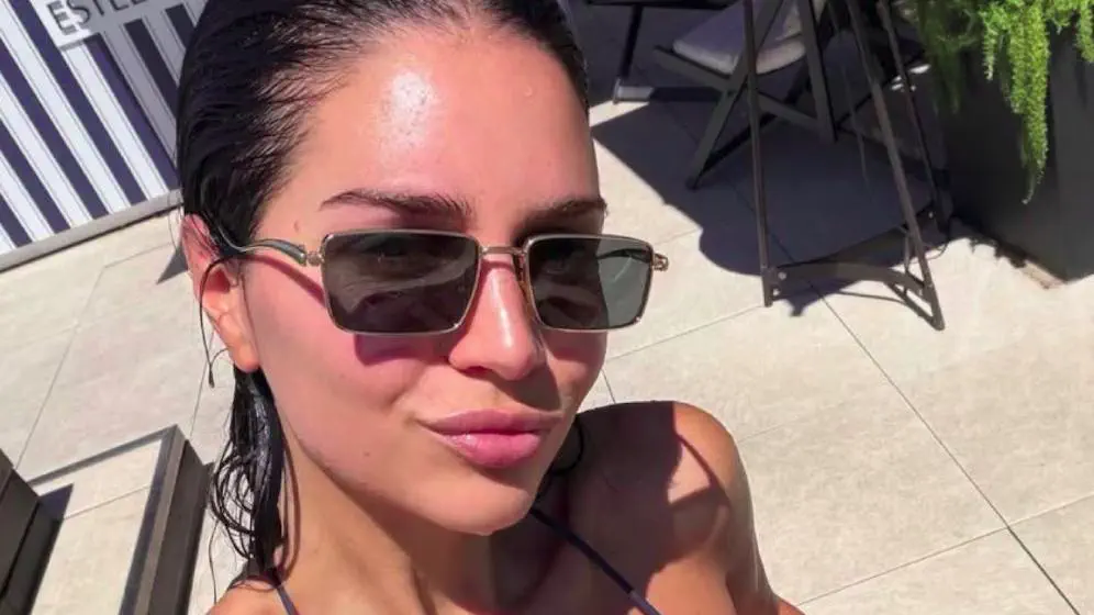 Zaira Nara anticipó el verano27 con las microbikinis en tendencia: animal print, bicolor y arandela